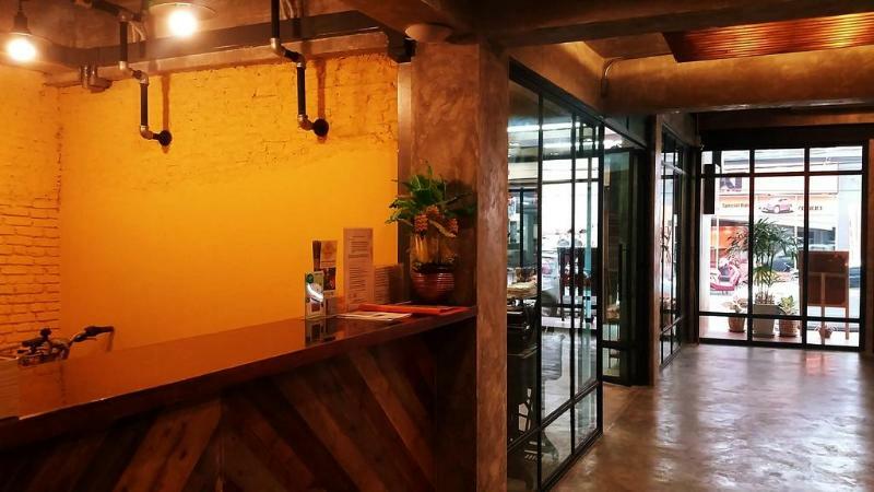 Zen Rooms Zleepmotion Bangkok Exterior photo